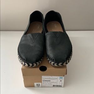 TOMS black leather rope sole flats size 8